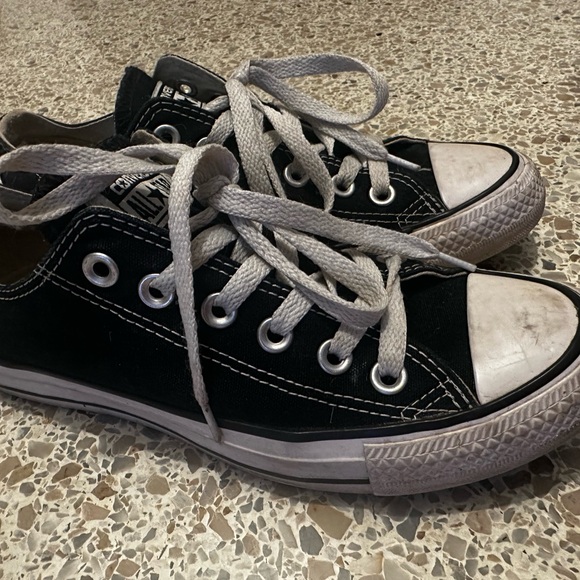 Converse Black Low-Top Sneakers - ALWAYS ACCEPTING OFFERS - - Picture 2 of 5